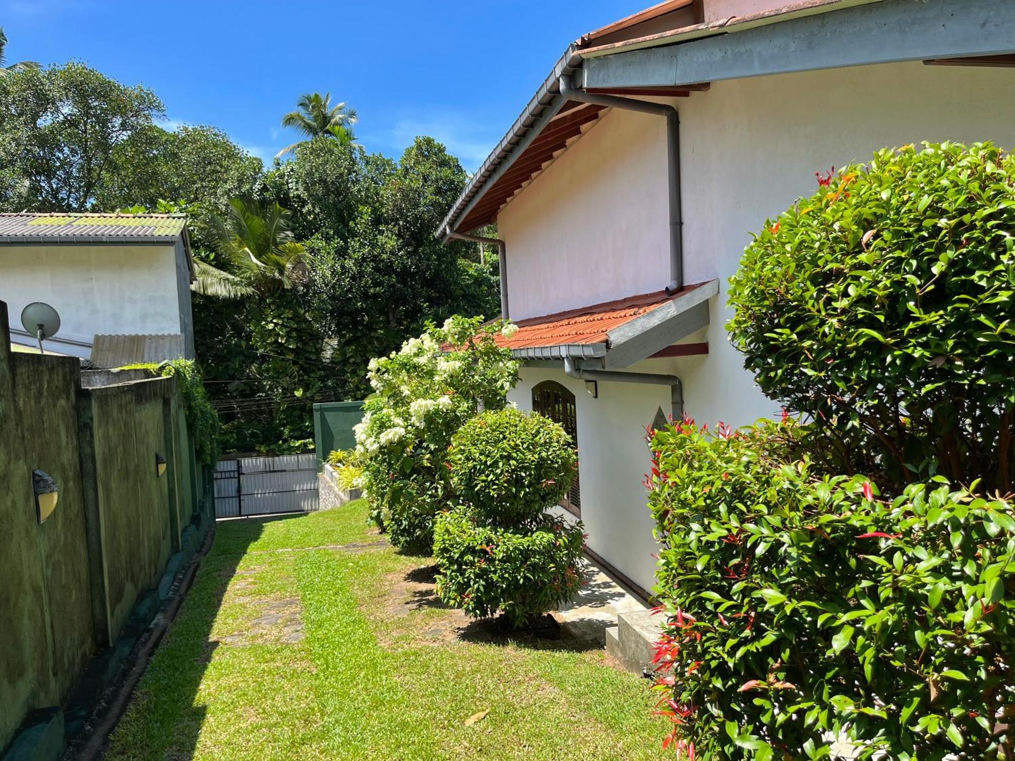 Garden Haven Hikkaduwa Villa Exterior photo