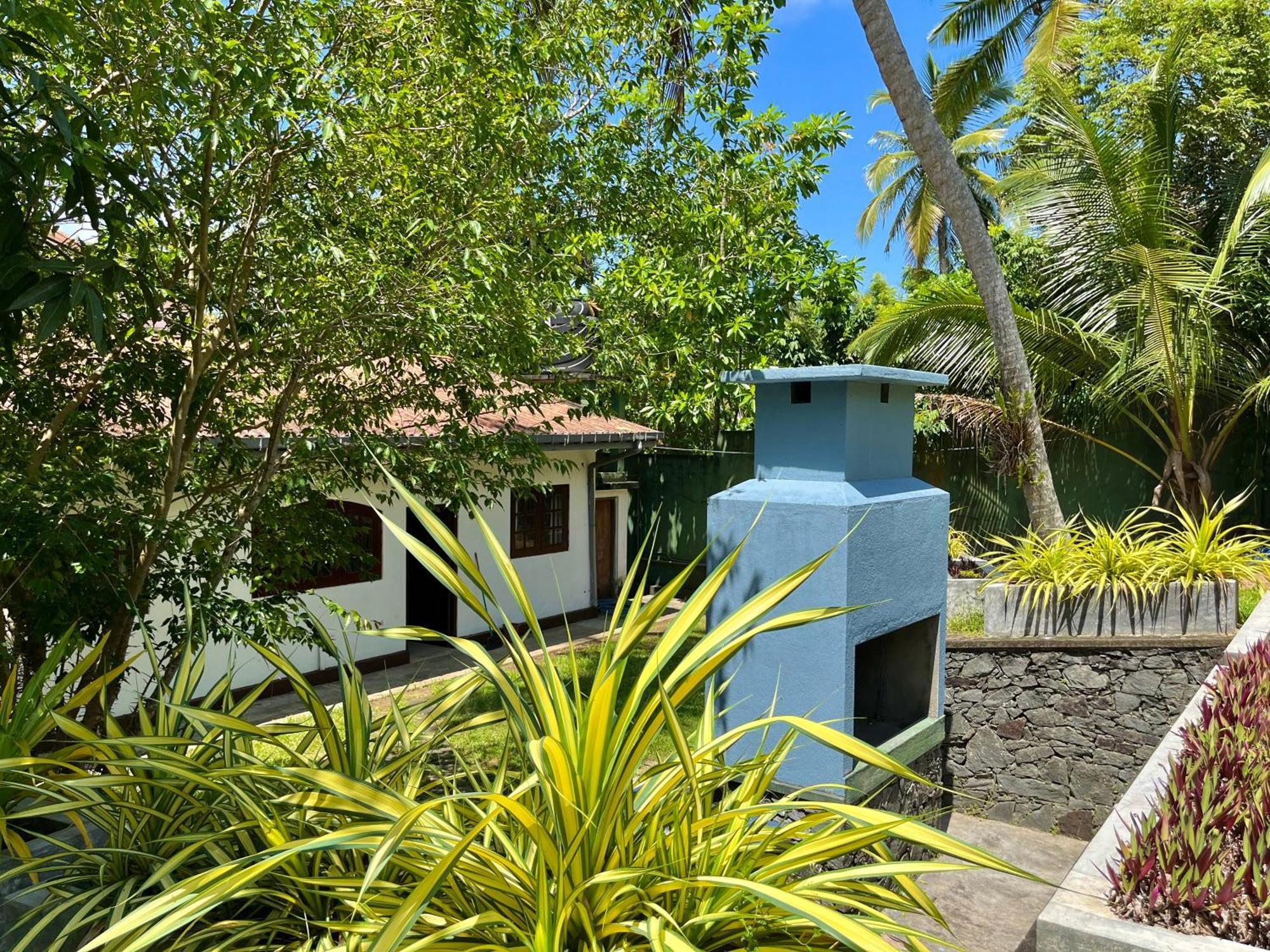 Garden Haven Hikkaduwa Villa Exterior photo